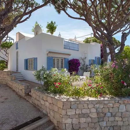 Villa Sleeps 4 Air Con Wifi T607990